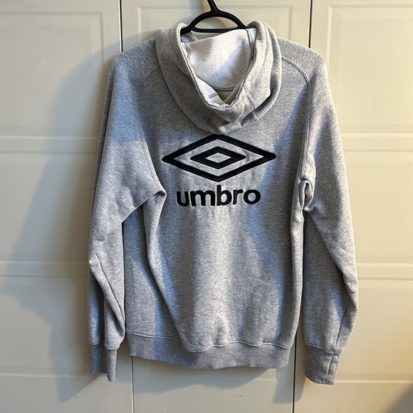 Umbro Light Gray Sweatshirt with Black Logo - Picture 2 of 3